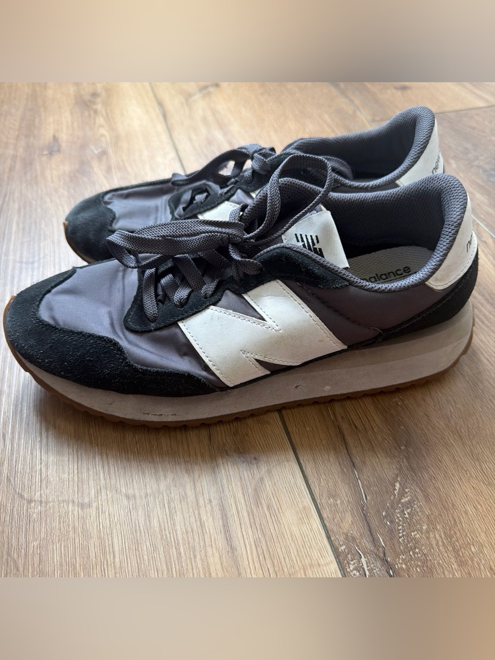 New Balance Men's Gray and White Retro-Style Sneakers